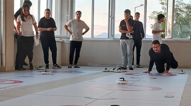 GSB Karaman yurtlarında Floor Curling heyecanı yaşandı